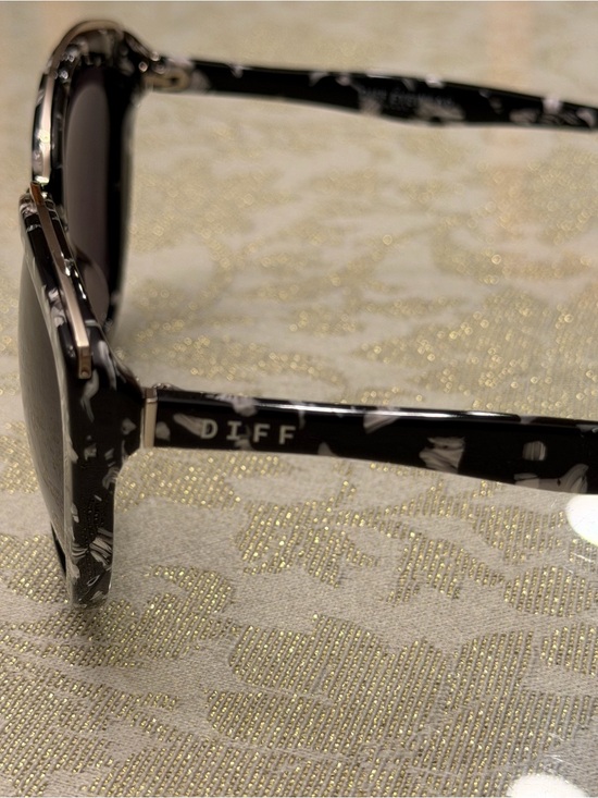 Diff Eyewear Black & White Patterned Frame Sunglasses with Grey Lenses main image 5